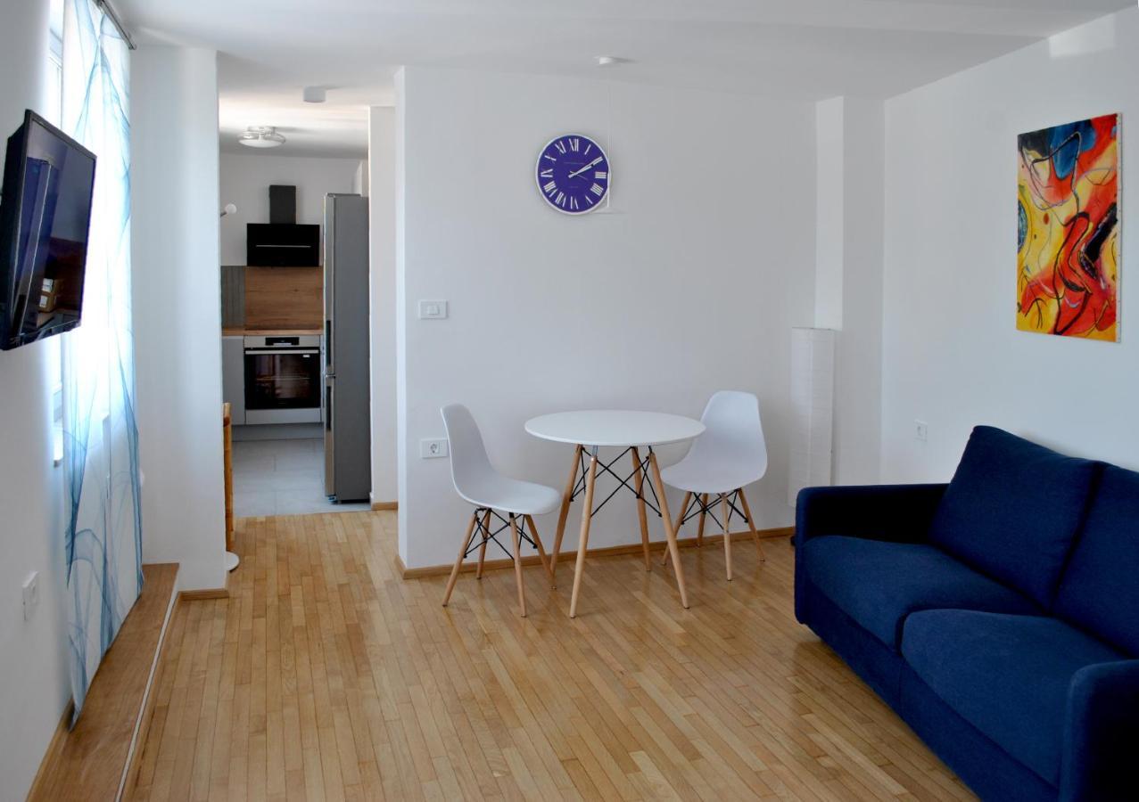 M & M Apartment Izola Exterior photo